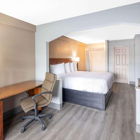 Baymont By Wyndham Covington Hotel Екстериор снимка