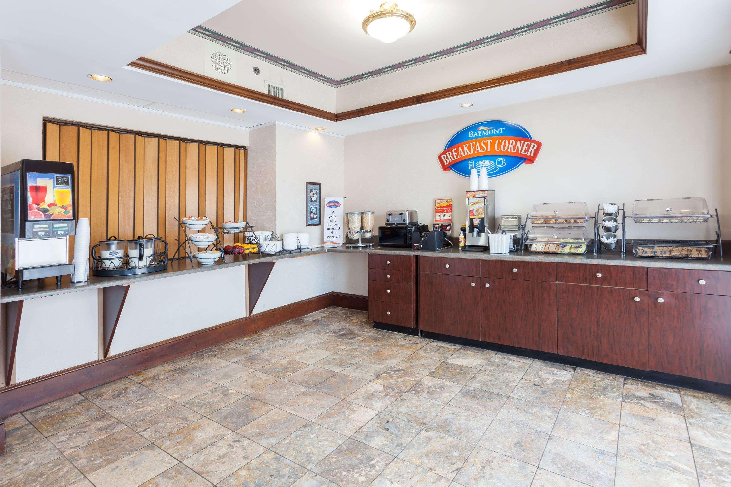 Baymont By Wyndham Covington Hotel Екстериор снимка